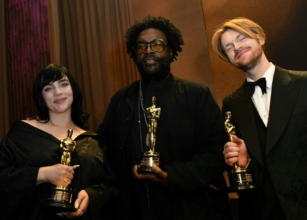 Billie Eilish, Ahmir 'QuestLove' Thompson, Finneas O'Connell. Gambar: Valerie Macon, AFP