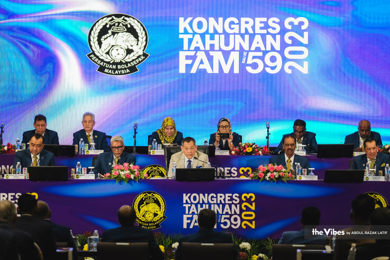 Sebagai rekod, Hamidin merupakan presiden FAM ketujuh dan merupakan orang kebanyakan pertama menjawat jawatan itu.