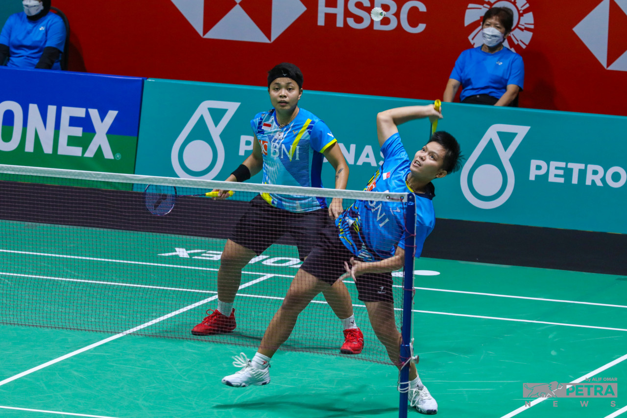 Ini merupakan kejayaan kedua  Apriyani-Siti Fadia selepas mereka meraih pingat emas dalam Sukan SEA Hanoi pada Mei lepas - Gambar oleh Alif Omar