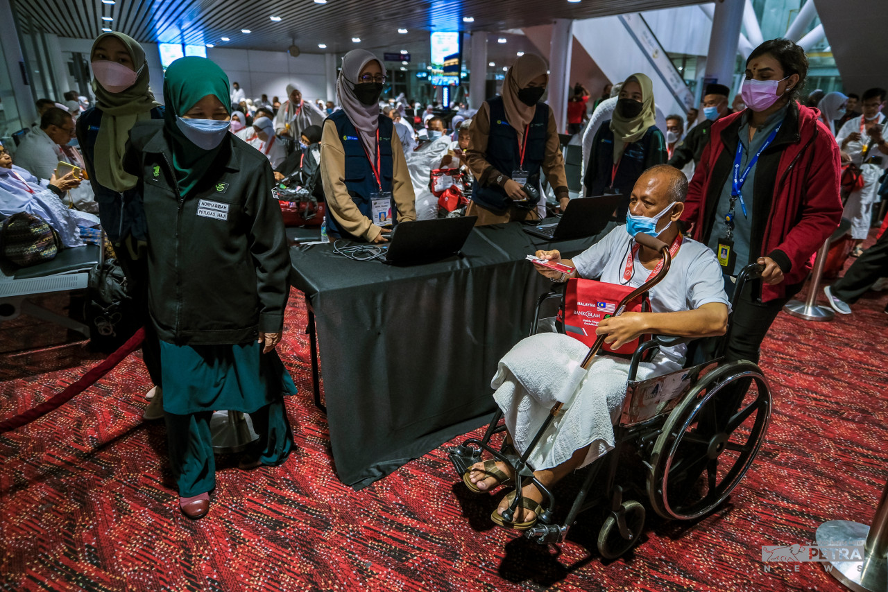 Rata-rata jemaah yang ditemui Getaran meluahkan rasa bersyukur kerana terpilih menjadi tetamu Allah pada kali ini - Gambar oleh Abdul Razak Latif