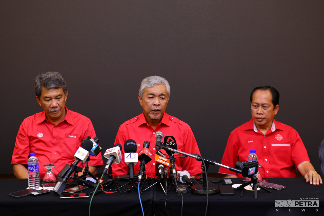 Ahmad Zahid Hamidi (tengah) - Gambar Azim Rahman