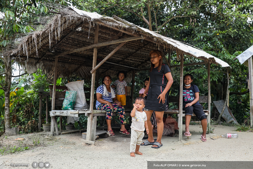 Sebahagian penduduk di perkampungan Orang Asli Bukit Gallah.