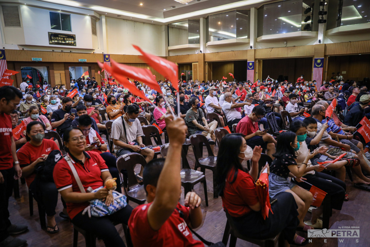 Kempen-kempen oleh semua parti politik akan berakhir pada tengah malam ini.