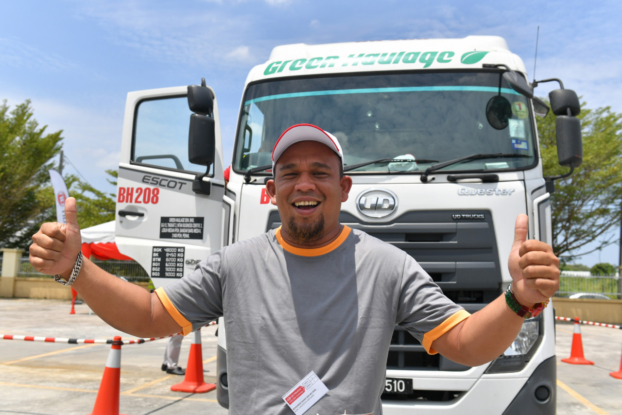 Mohamad Hanif Md Nor - Gambar ihsan Tan Chong Industrial Equipment