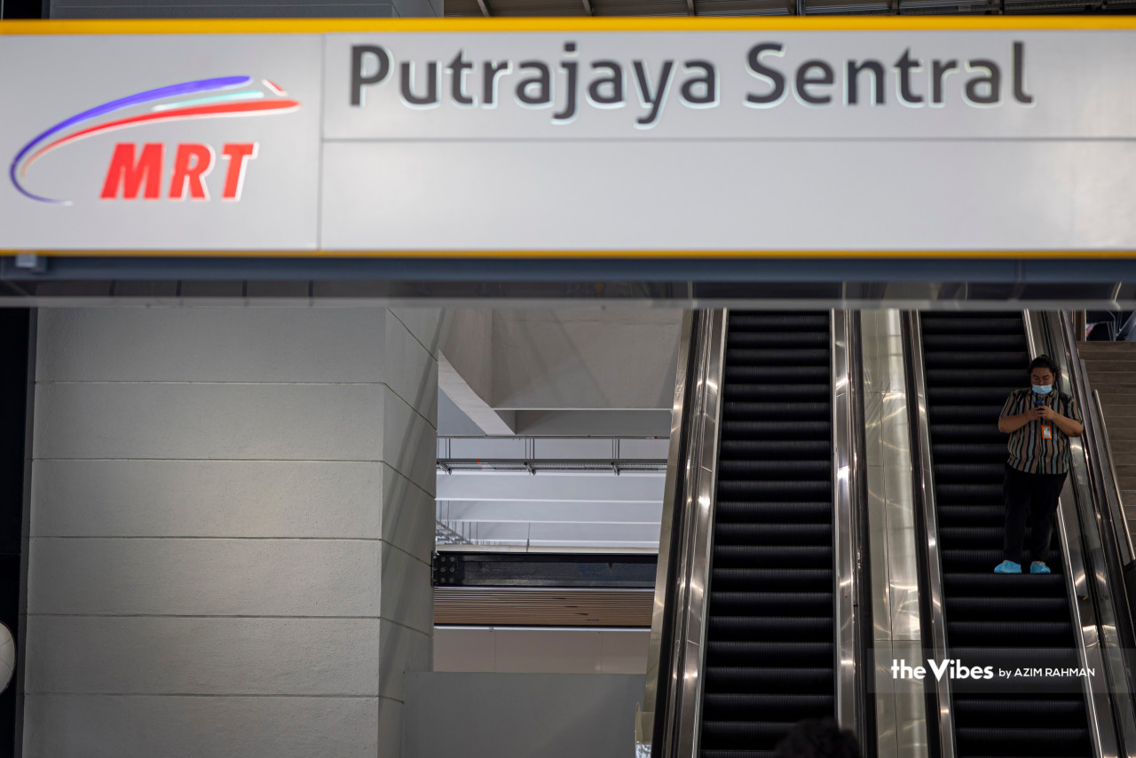 Ia akan melalui laluan sepanjang 40.2 kilometer (km) dari Kampung Batu ke Putrajaya Sentral, operasi Fasa Dua ini melibatkan beberapa lokasi atau stesen 'hot spot' antaranya Sungai Besi, Chan Sow Lin dan Ampang Park.