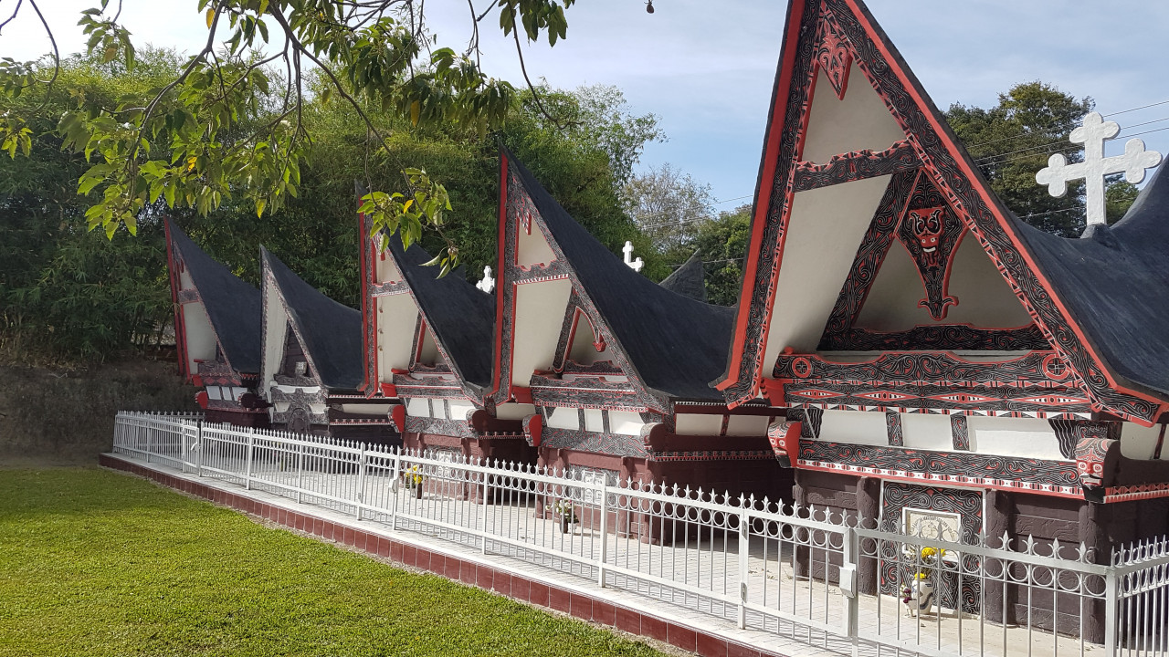 Makan kaum Batak di Danau Toba