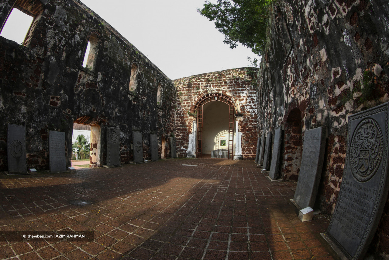Gereja St Paul adalah struktur gereja tertua di Asia Tenggara. Gereja yang dibina pada tahun 1521 ini rosak teruk semasa pertempuran antara Belanda dan Portugis - Gambar oleh Azim Rahman