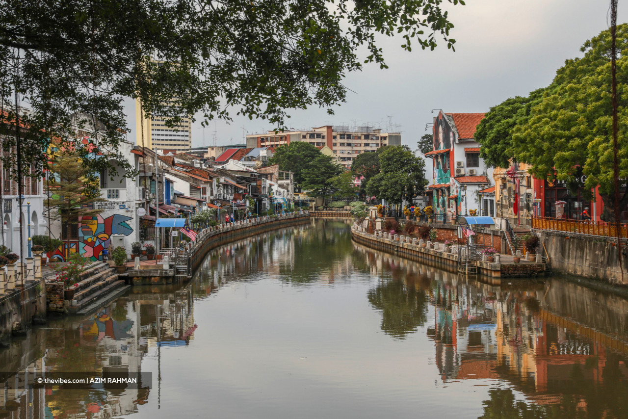 Sungai Melaka yang mengalir merentasi bandar Melaka juga menjadi tumpuan para pelancong yang melawat kota bersejarah ini - Gambar oleh Azim Rahman