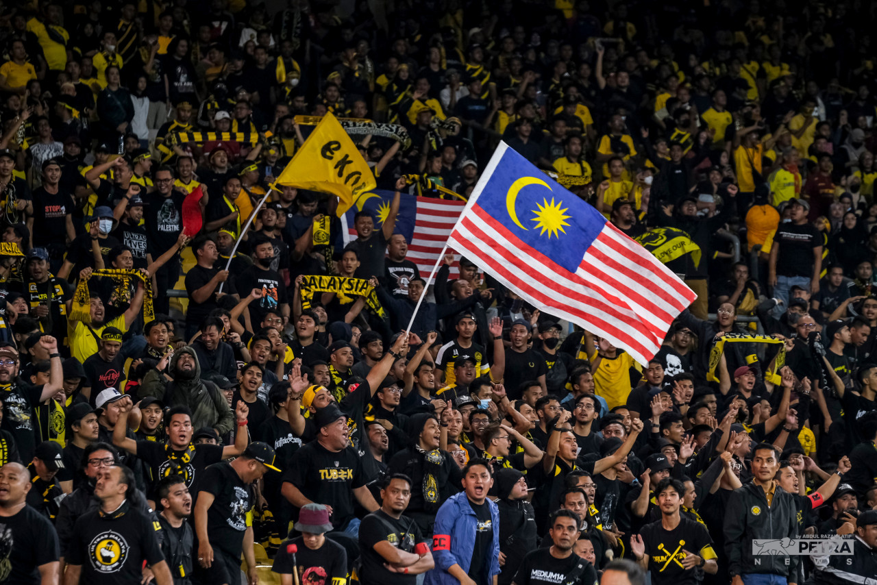Penyokong setia Harimau Malaya. - Gambar oleh Abdul Razak Latif