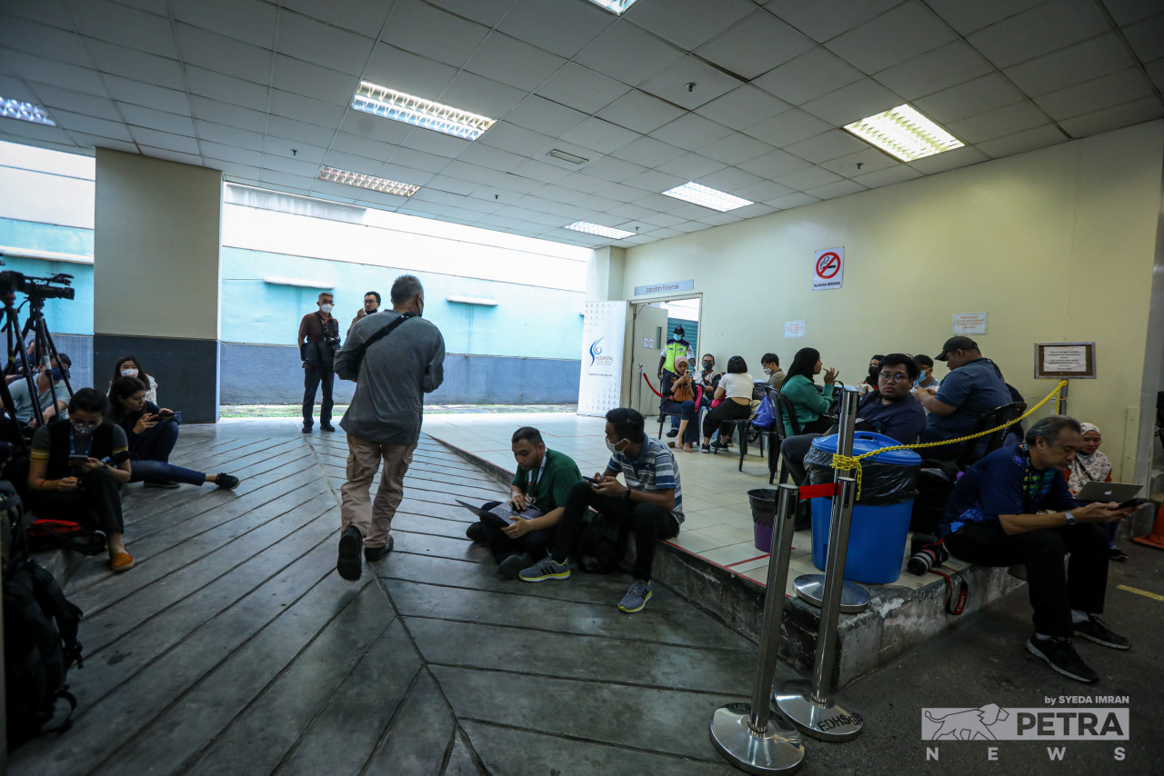 Suasana di bilik forensik Hospital Sungai Buloh. - Gambar oleh Syeda Imran