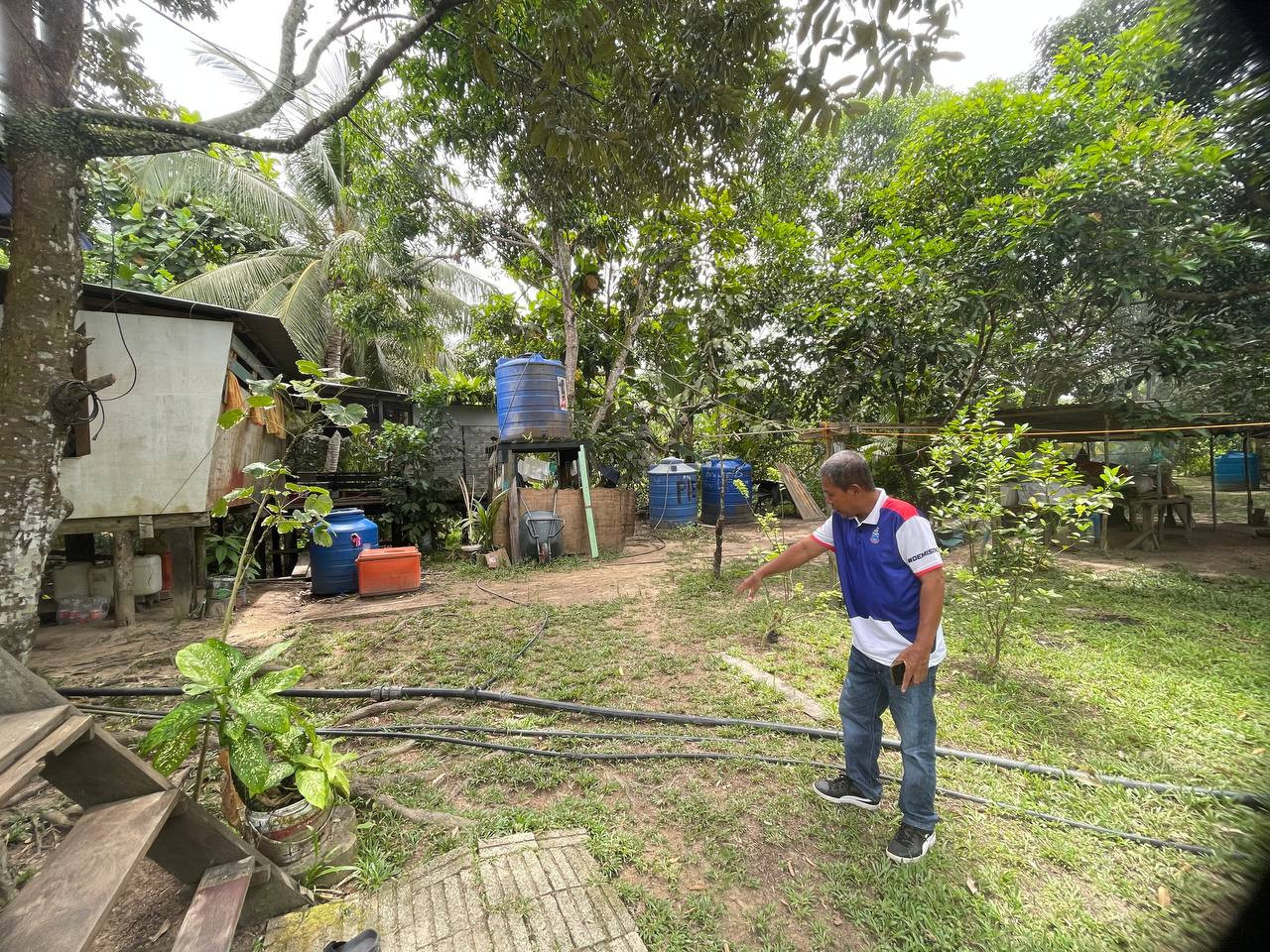 Penduduk kampung terpaksa mendapatkan sumber air dari dua kolam kecil di Hutan Simpan Kabili-Sepilok, yang terletak kira-kira 3km dari kediaman mereka