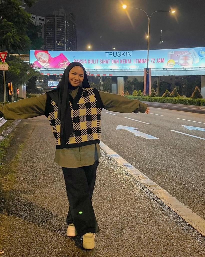 Gambar Instagram @ainaabdul