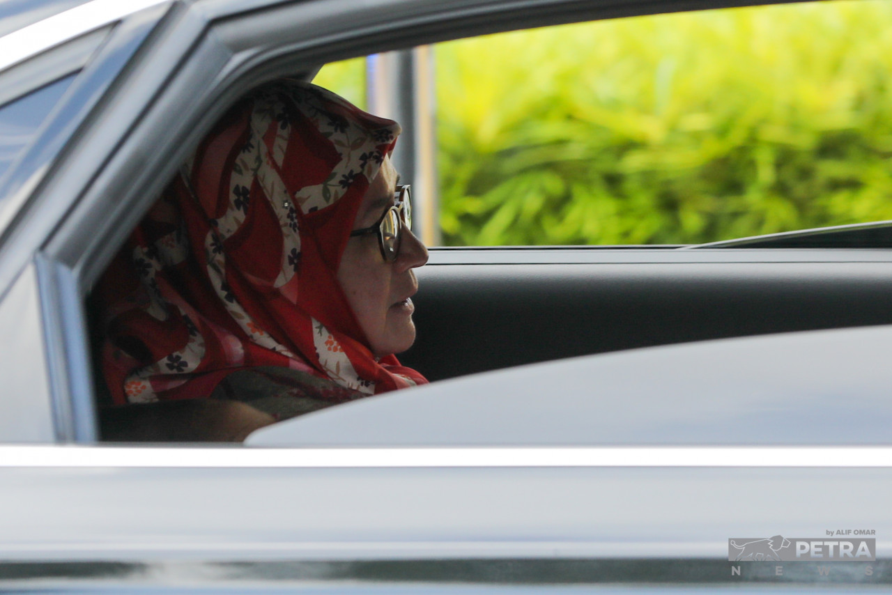Tunku Azizah Aminah Maimunah Iskandariah.