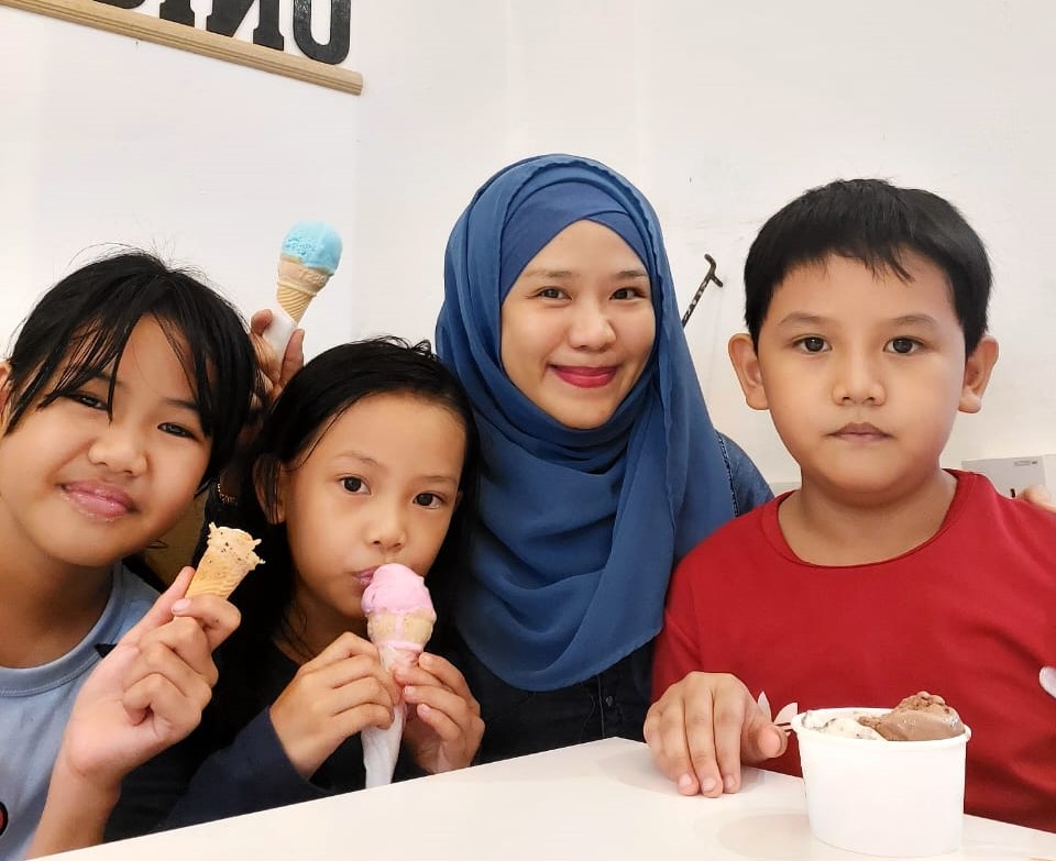 Wendy gembira dengan pembentangan Belanjawan 2023 apatah lagi semua penjawat awam kerajaan akan menerima bonus RM700 untuk sambutan Aidilfitri. - Gambar ihsan Wendy Aaliyah Chong