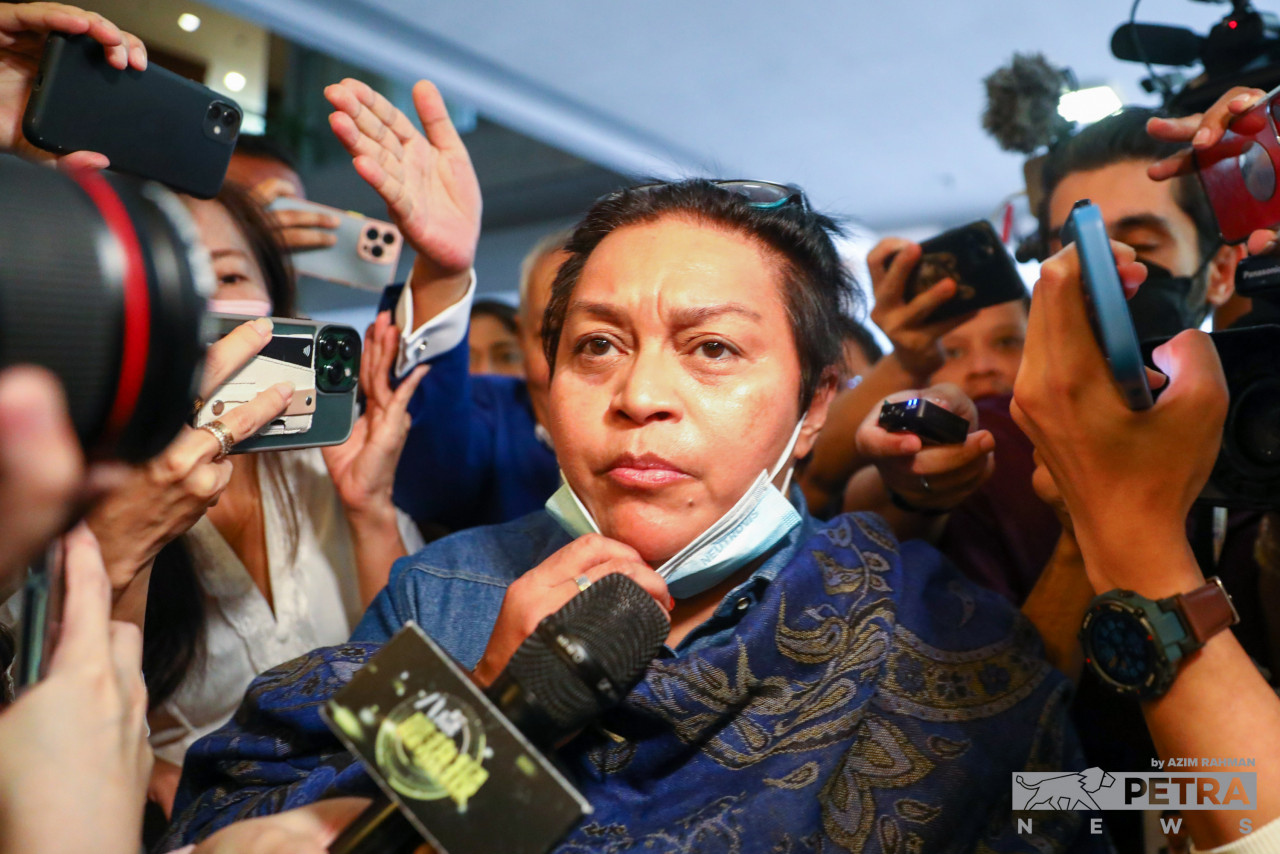  Azalina Othman Said 
