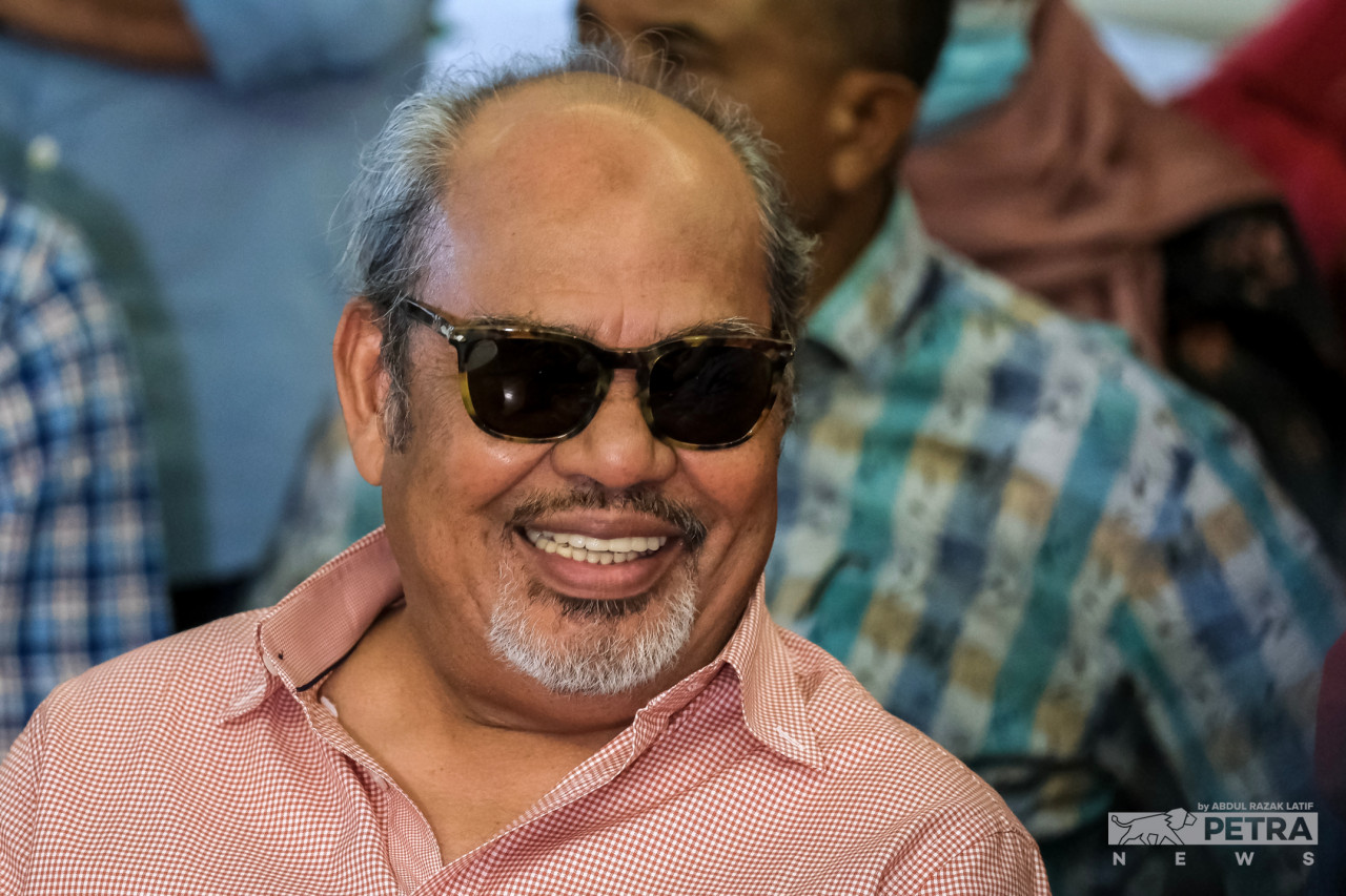Tajuddin Abdul Rahman turut hadir pada sidang media ini.