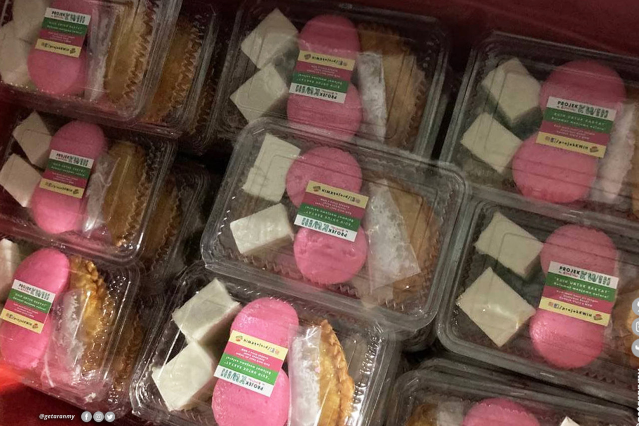 Antara kuih yang dihasilkan oleh peserta KWIH