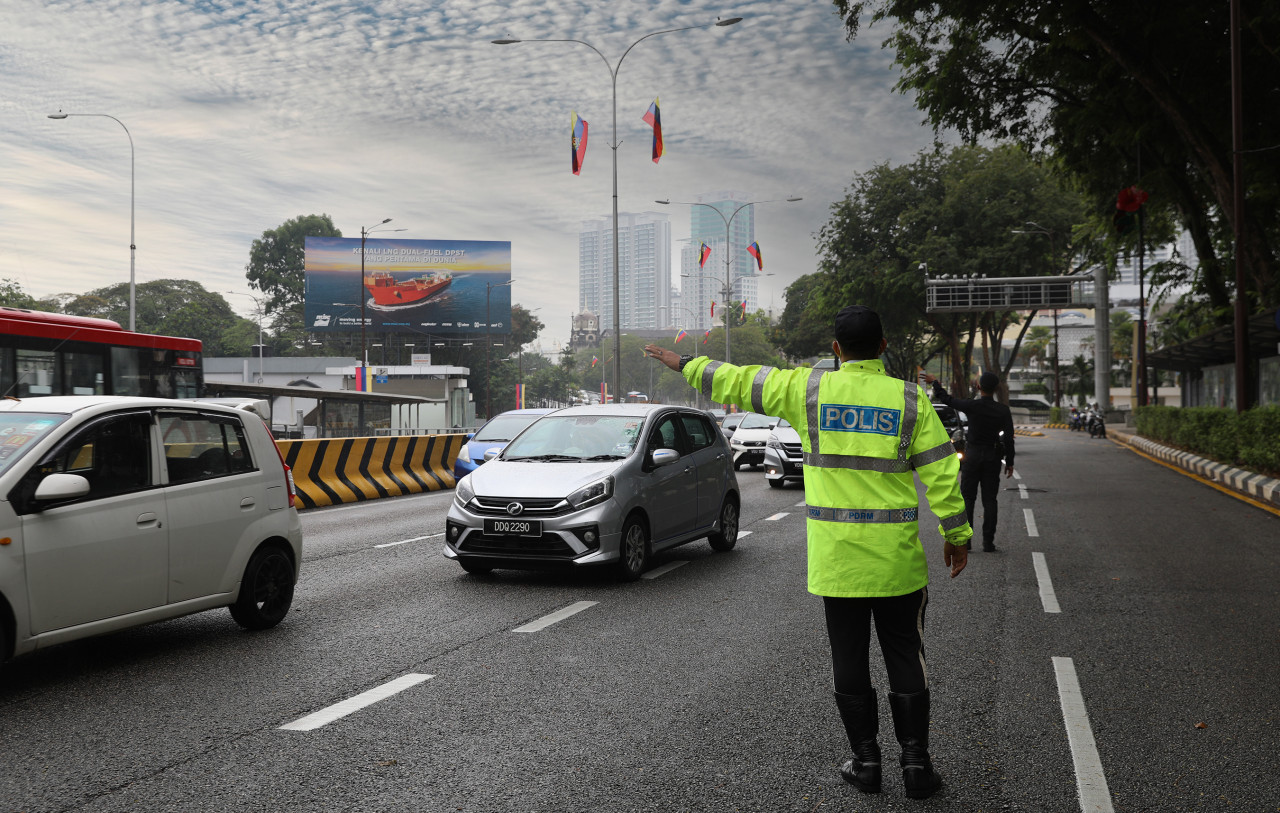 Suasana di sekitar Jalan Kinabalu menjelang Perhimpunan #TangkapAzamBaki.