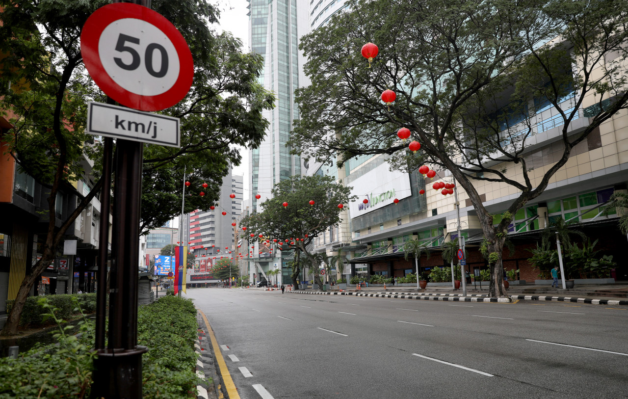 Suasana lengang di sekitar Jalan Tuanku Abdul Rahman.