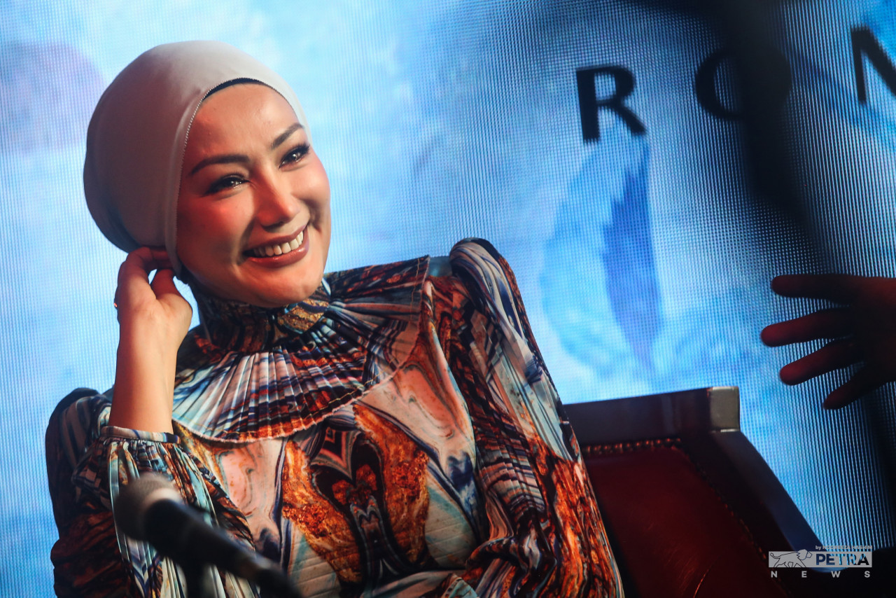 Erra Fazira - Gambar Fail