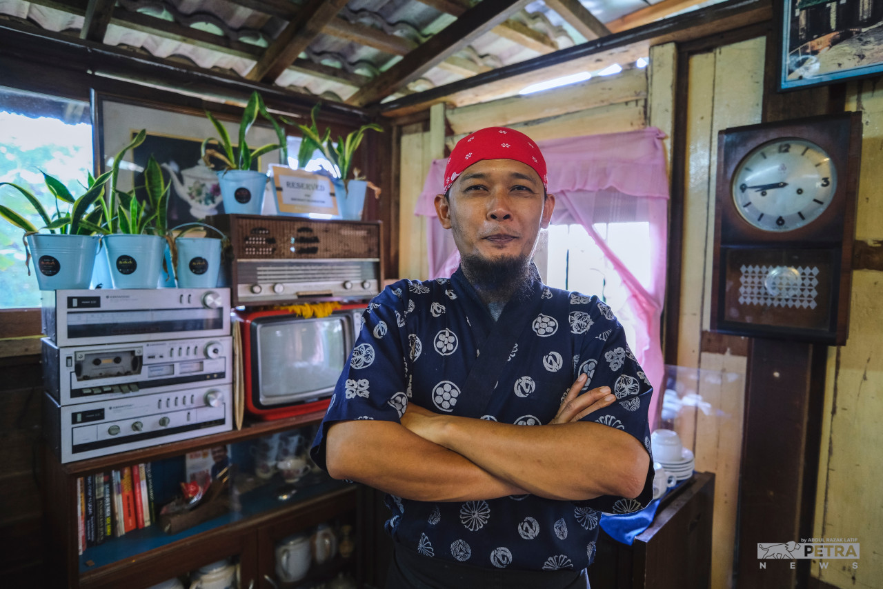 Pengasas Wak Private Kitchen, Mohd Faizal bin Salikon atau lebih dikenali sebagai Wak