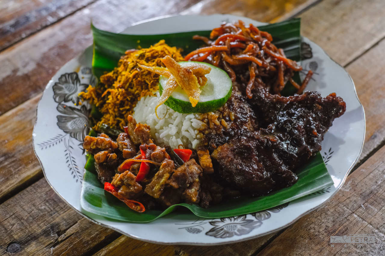 Nasi ambeng
