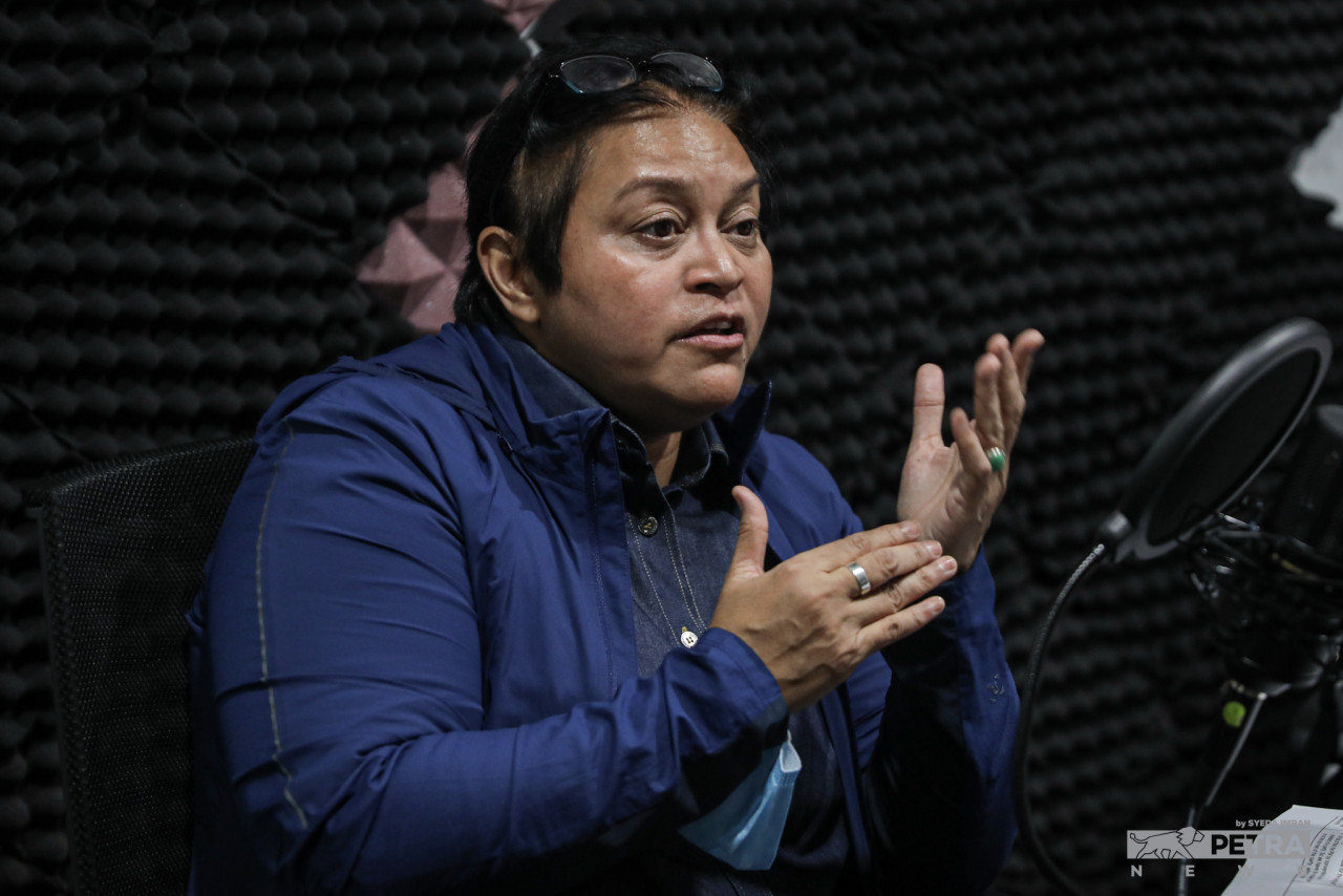 Azalina ketika bercakap dalam sesi podcast bersama The Vibee. - Gambar oleh Syeda Imran