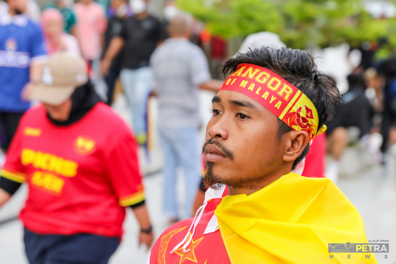 Penyokong Selangor berharap Piala Malaysia 2022 akan digenggam pasukan mereka. 