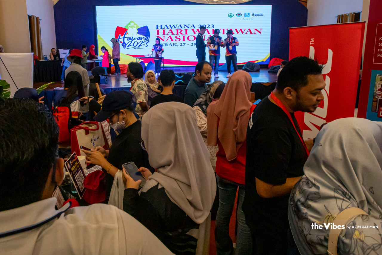 Karnival Mini sambutan Hari Wartawan Nasional (HAWANA) 2023 sedang rancak berlangsung di Mydin Mall, Meru Raya.
