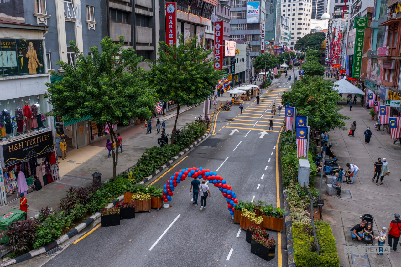 Jalan TAR lebih tenang tanpa kenderaan.