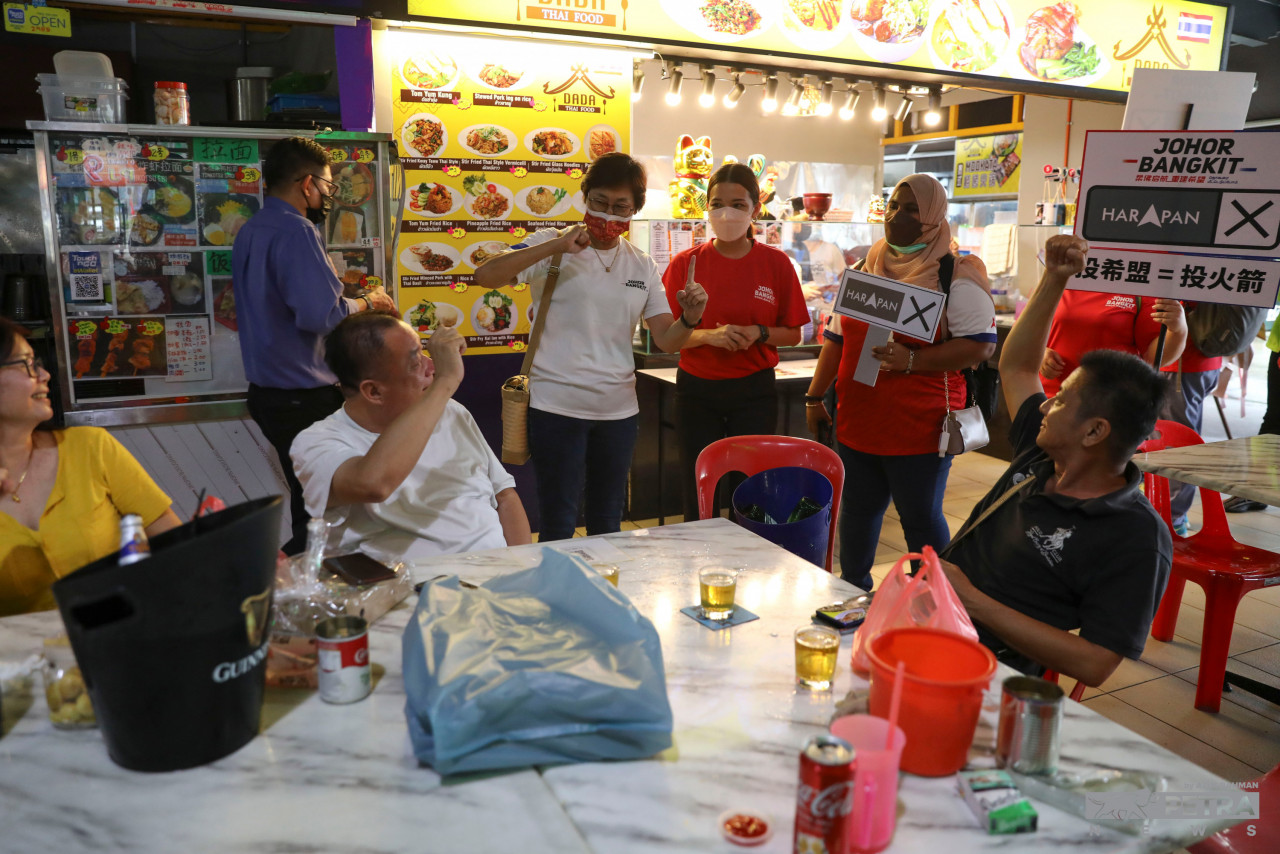 Marina bertemu dengan pengundi DUN Skudai.