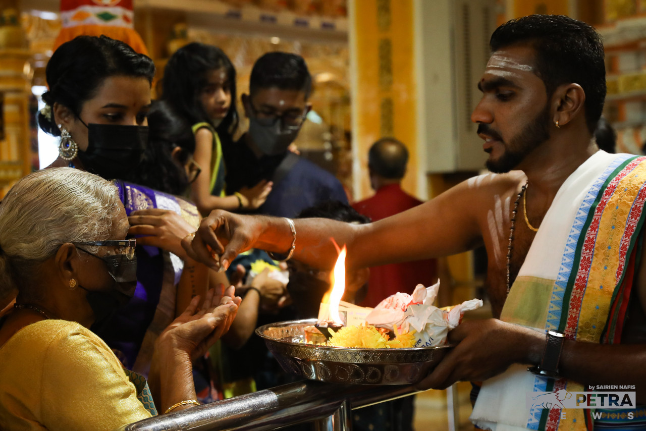 Deepavali hari ini diraikan dengan meriah dan penuh kegembiraan selepas  dua tahun ia tidak diraikan susulan COVID-19.
