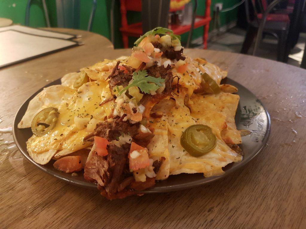 Nachos - Gambar oleh Shah Shamshiri