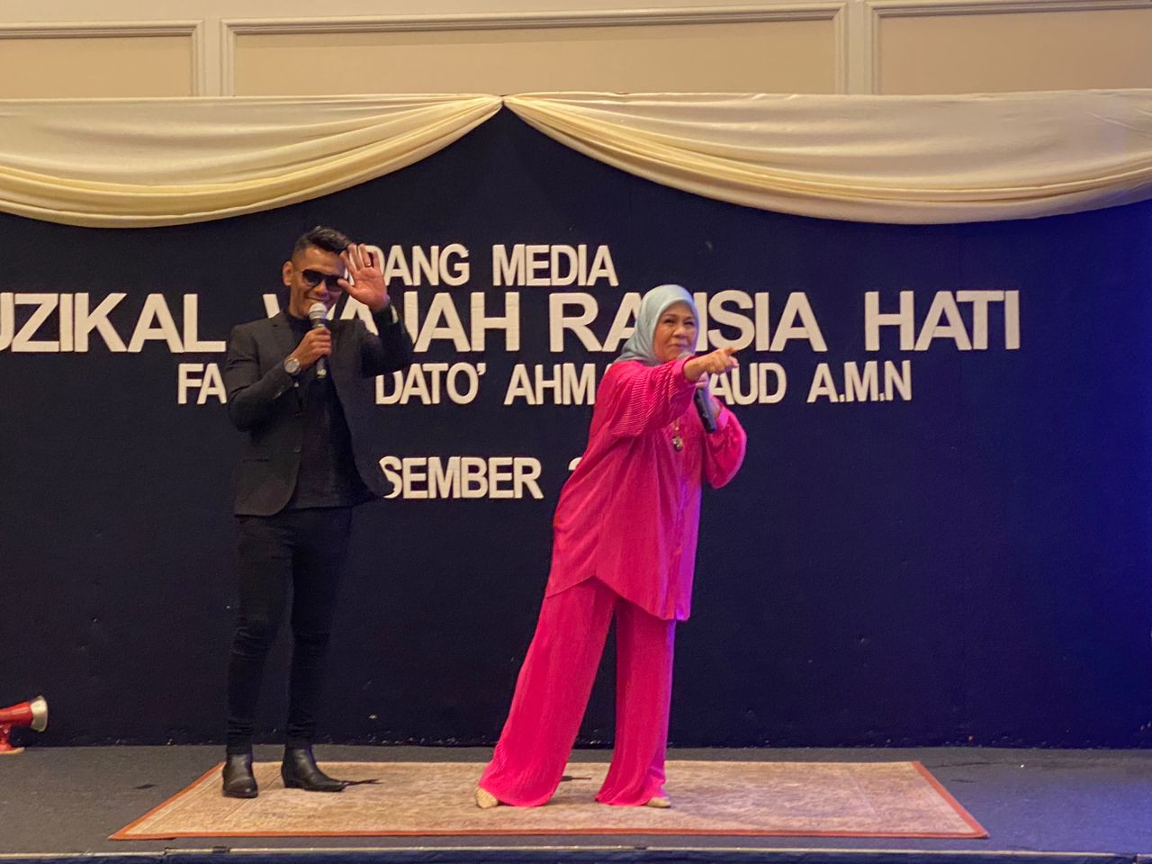 Fauziah pada sidang media teater Muzikal Wajah Rahsia Hati.