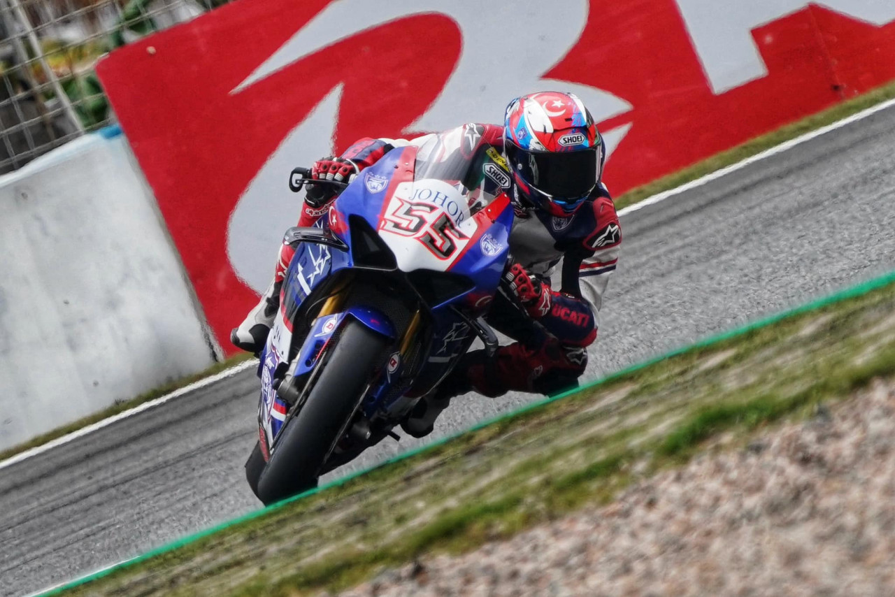 Hafizh ketika beraksi. - gambar FB JDT Racing Team