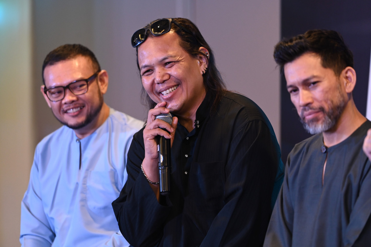 Haniff Hamzah (baju hitam) pada sidang media jelajah Konsert RUFFERA 'That Moment In Time’  - Gambar PR
