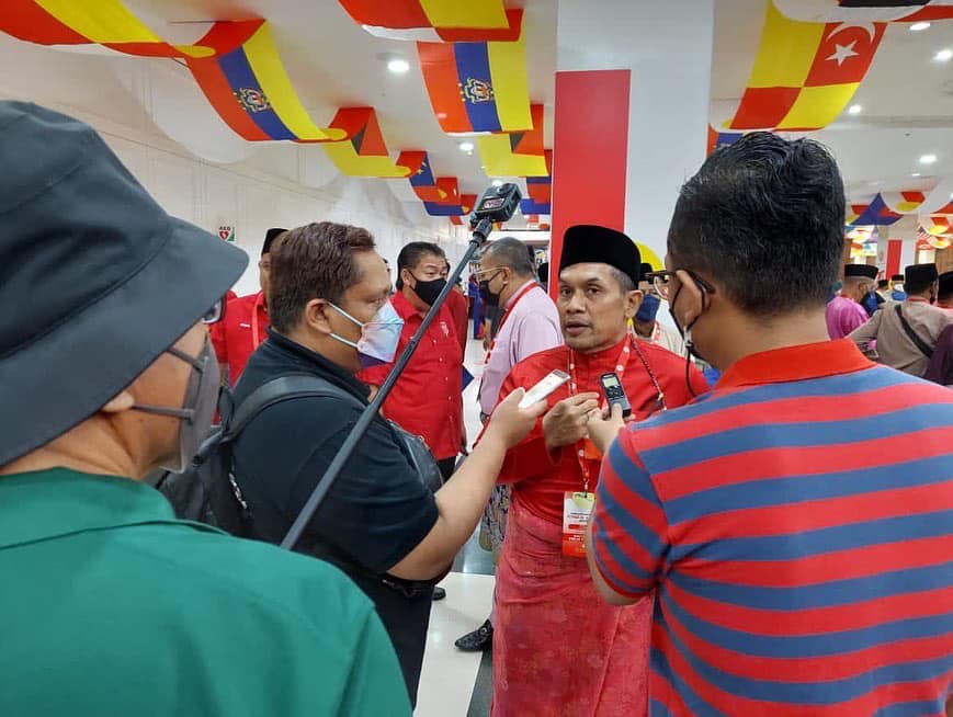  Armand Azha Abu Hanifah - Gambar dari Facebook Armand Azha