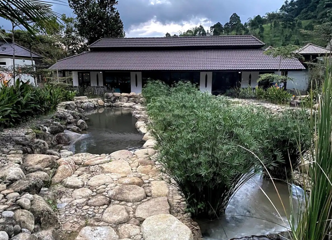 Vila ini sesuai untuk bercuti bersama keluarga kecil atau bersama teman-teman rapat - Gambar AirBnb