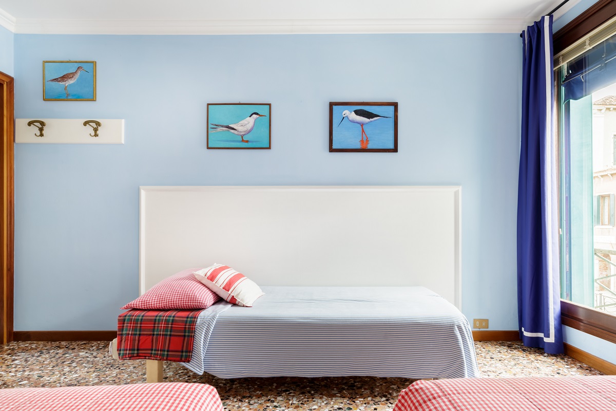 Colorful Canalside Flat, Venice, Itali - Gambar Airbnb