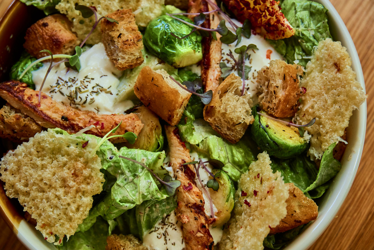 Common Man Caesar Salad -  Gambar ihsan Common Man Coffee Roasters