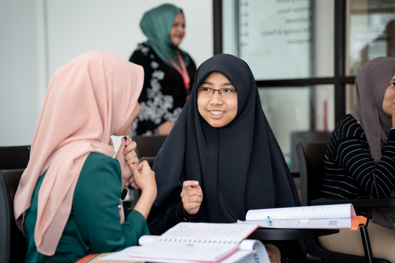 Fasih Mandarin merupakan sebuah institut bahasa pertama di negara ini yang dijalankan oleh tenaga pengajar daripada kalangan penutur Mandarin bukan anak jati bahasa ini