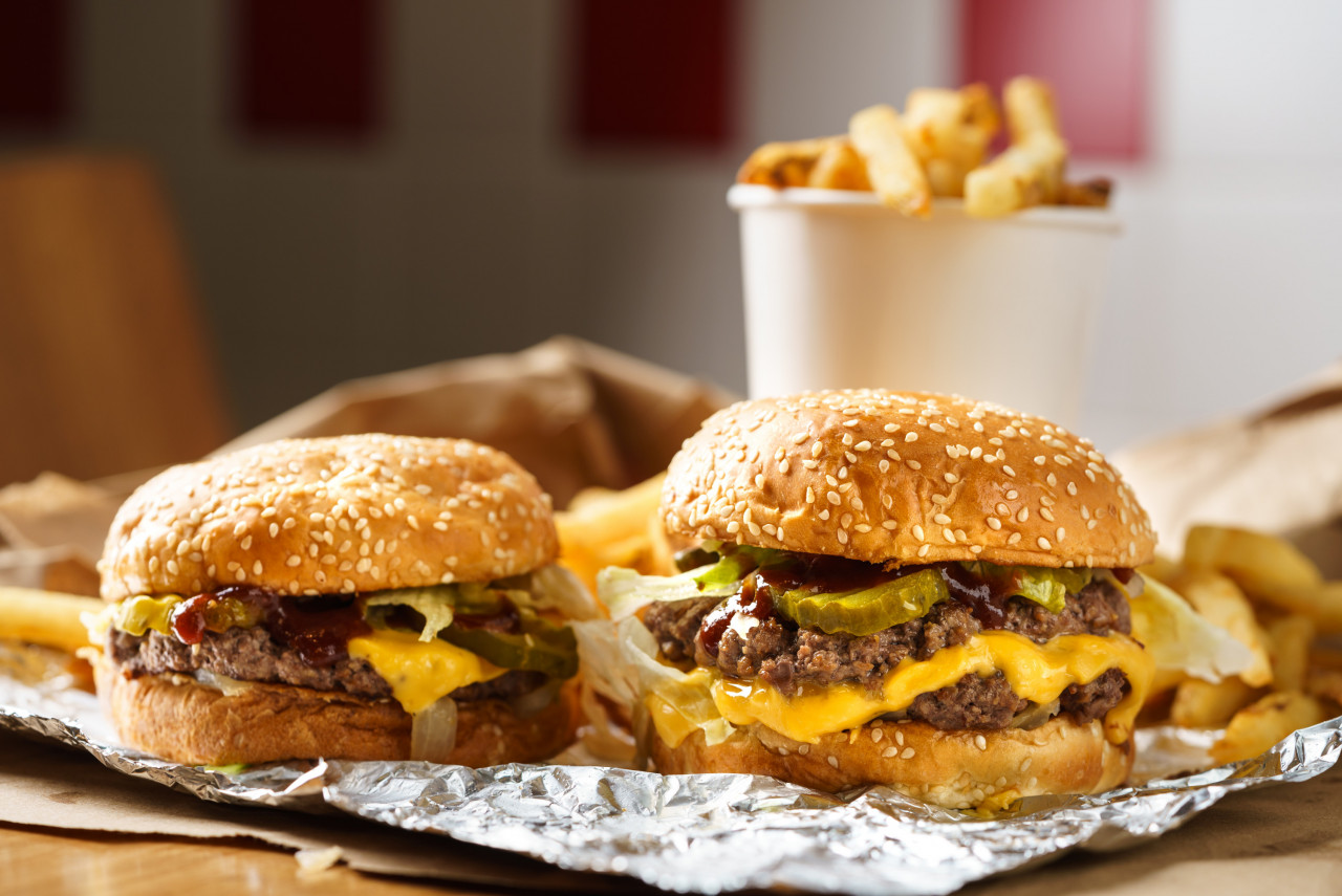 Burger ternama Five Guys - Gambar ihsan Five Guys