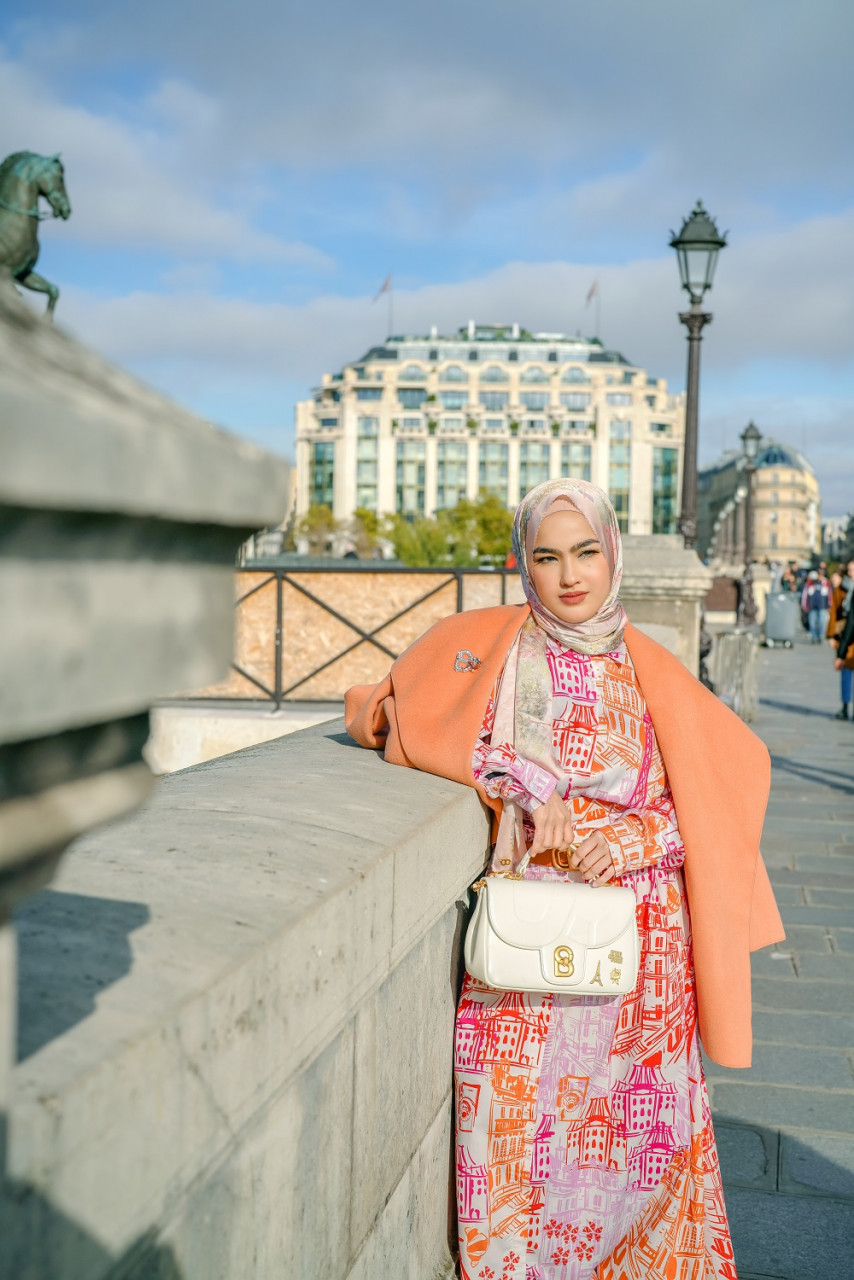 Gambar oleh Buttonscarves