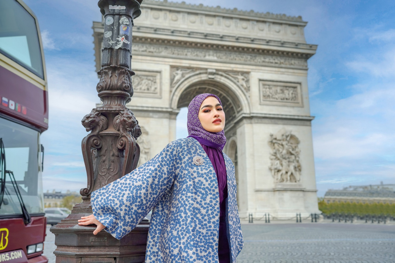 Gambar oleh Buttonscarves
