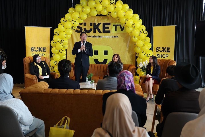 AC Mizal berucap pada sidang media pelancaran program-program baharu SUKE TV di Wisma IAV di sini semalam. - Gambar SUKE TV