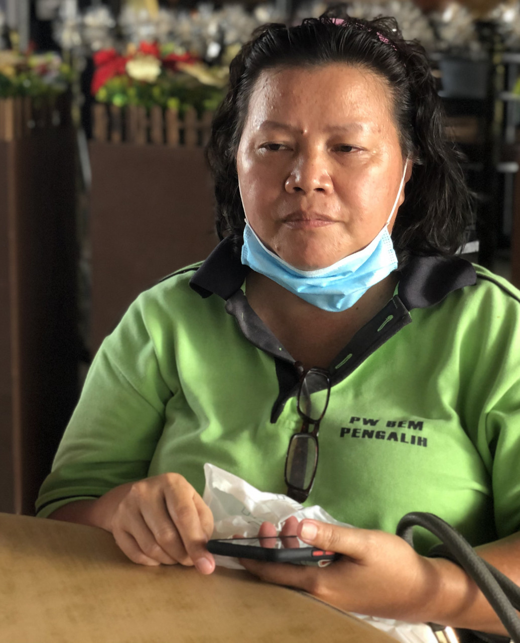 Bukan hanya Mabpung, Doris Tabed juga tidak mempunyai kerakyatan dan kini menjadi penjaga kepada bapanya, bekas peninjau sempadan. Doris menghidap penyakit buah pinggang.