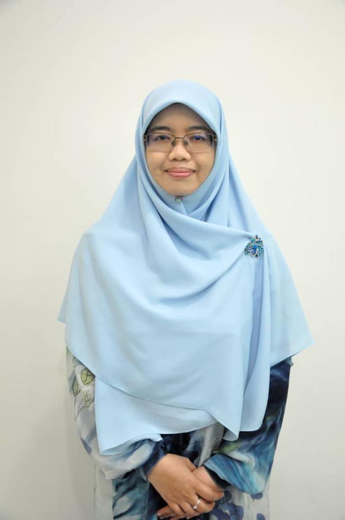 Dr Azlina Roszy