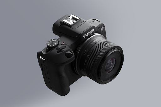 EOS R100 ini menghasilkan imej yang jelas dan tepat melalui sensor imej CMOS bersaiz APS-C