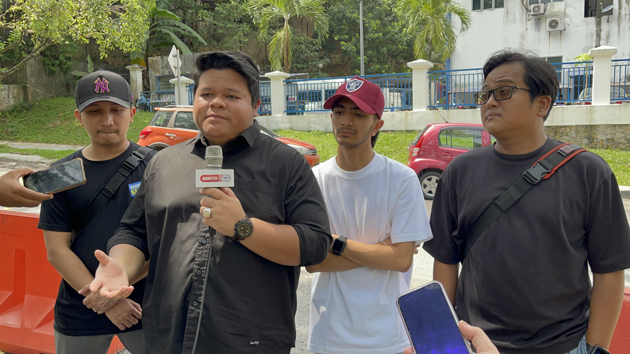 Eric berharap pihak berkuasa dapat segera menjejaki dan menangkap mereka yang tidak bertanggungjawab itu. - Gambar oleh Rubini Nagarajah