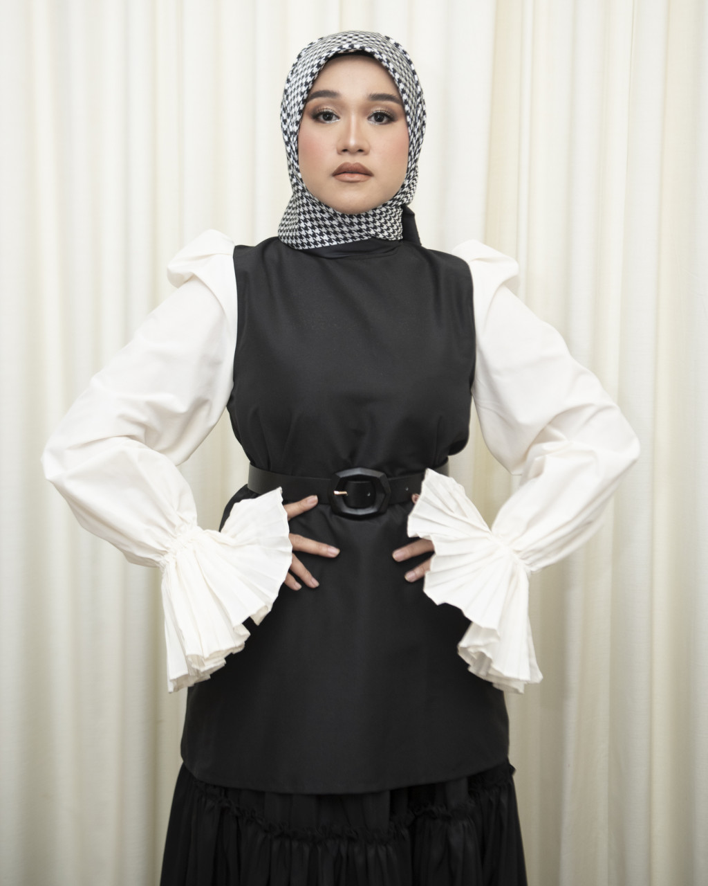 Setelah bergelar ibu dan isteri Ernie mengerti bahawa dia perlu bekerja dengan bijak jika ingin mengecapi keseimbangan dalam hidup. - Gambar Universal Music Malaysia